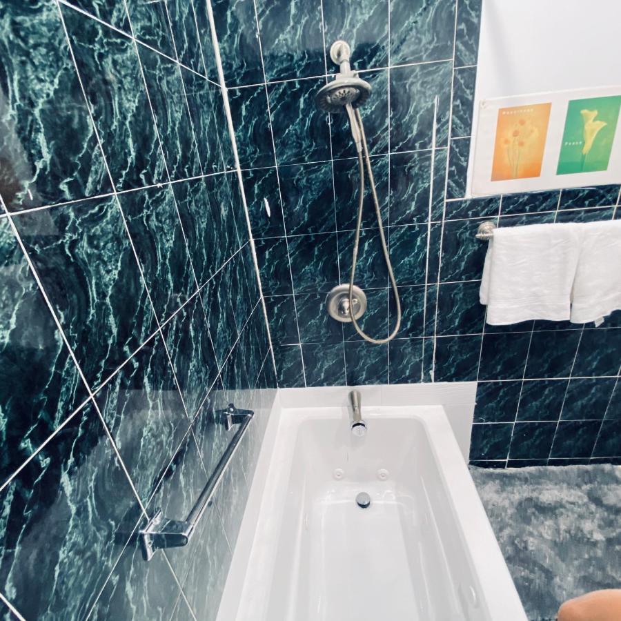 Room With Jacuzzi, Massage Seat, And Parking Space, The Best Choices!! North Bergen Luaran gambar